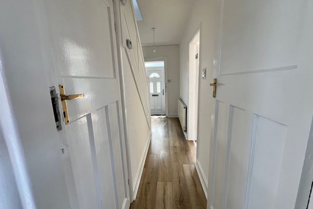 24, Hodson Avenue, Willenhall photo 5