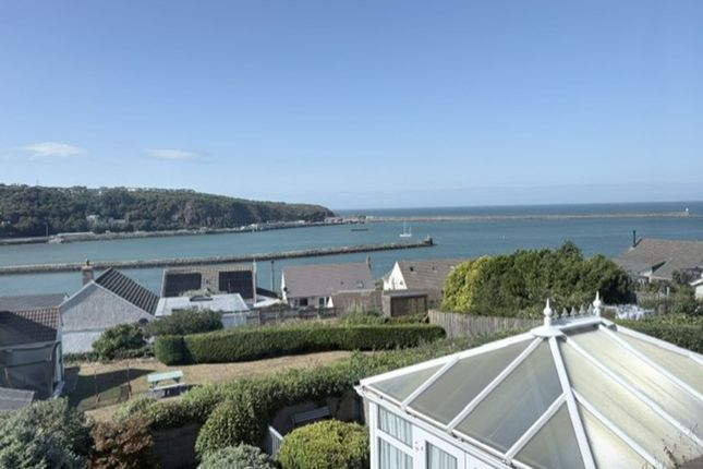 34 Heol Dewi, Fishguard photo 3