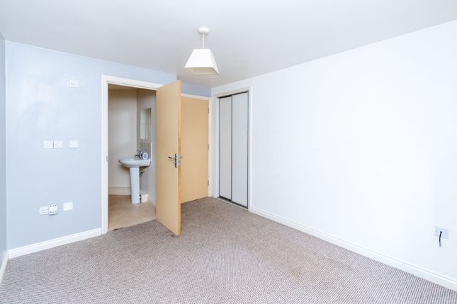 Flat for sale in Breccia Gardens, St. Helens