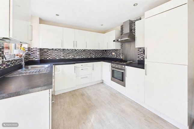 29, Woodvale Road, Hampshire photo 4