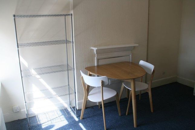 5/2, Hillfield Park, Muswell Hill photo 4