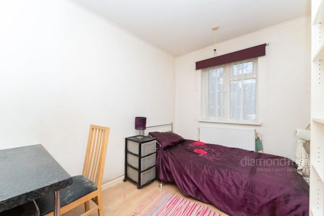 Maisonette for sale in Cambria Close, Hounslow