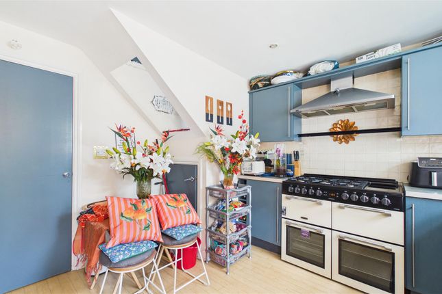 55 Glen Luce, Turners Hill, Waltham Cross photo 3