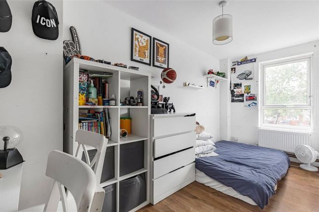 47, Flanders Crescent, London photo 5