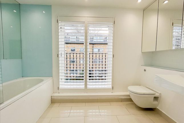 Mews house for sale in Boyne Terrace Mews, Holland Park, London