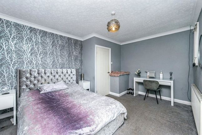 64, Hill Court Drive, West Yorkshire photo 4