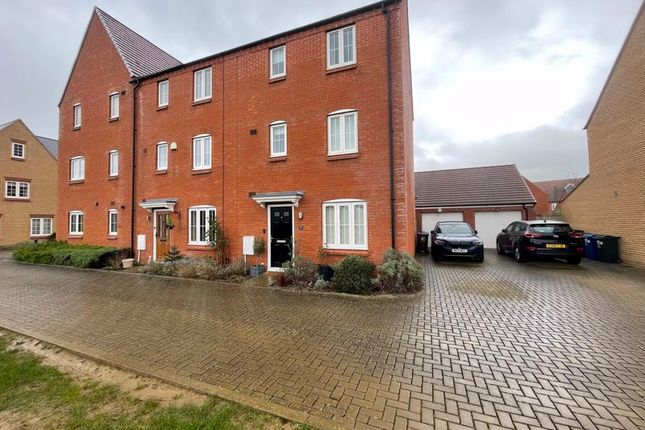 Thumbnail Town house for sale in Fontwell Road, Bicester