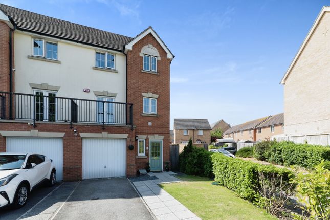 Town house for sale in Genas Close, Barkingside