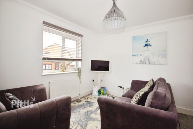 Flat 2, 70, Fairfield Gardens, Sandown photo 5