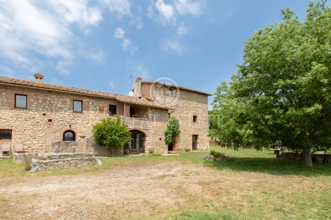 Villa for sale in Sovicille, Siena, Tuscany