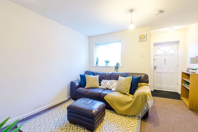 10, Saturn Grove, Salford photo 4