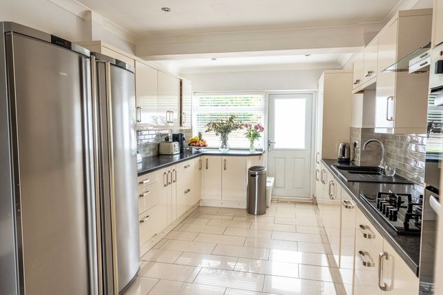 68, London Road, Stapleford photo 3