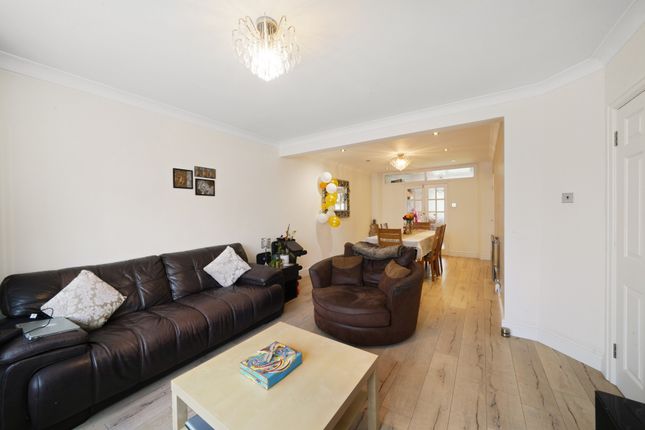 86, Regal Way, Harrow photo 3