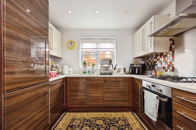 33, Scarlett's Road, Aldershot photo 2