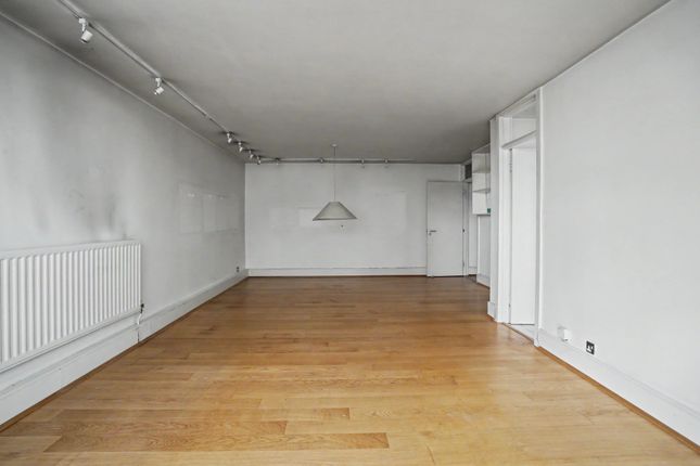 Flat 58 Rennie Court, London photo 4