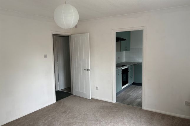 10, Pashler Gardens, Kettering photo 5