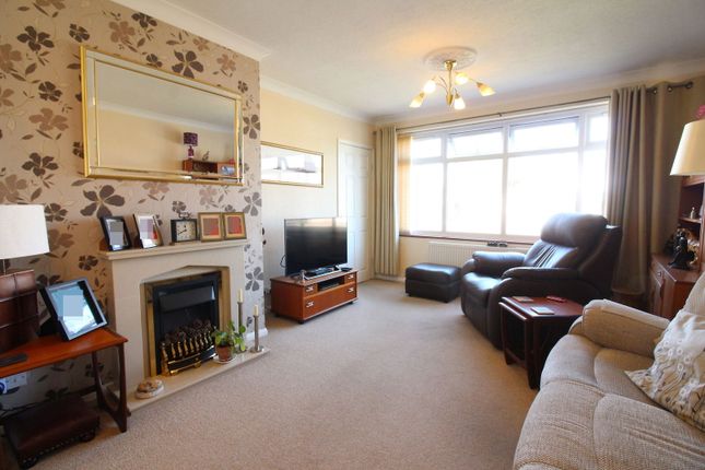 9, Frayne Avenue, Kingswinford photo 3