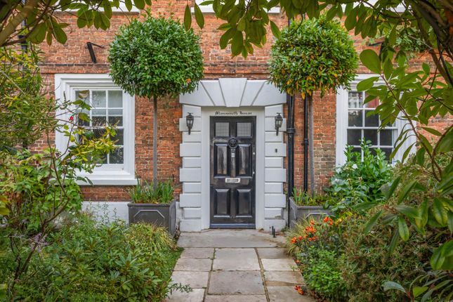 St. Thomas Street, Lymington photo 4