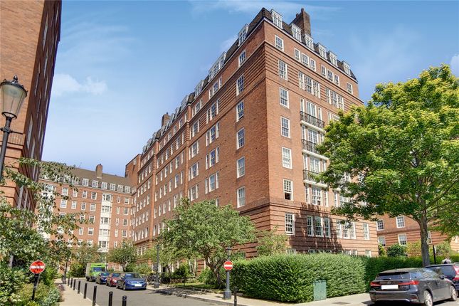 Flat for sale in Cranmer Court, Whiteheads Grove, Chelsea, London SW3
