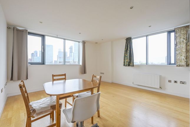 2-bed flat on Fusion Building, E14, Limehouse, £2,300/mo