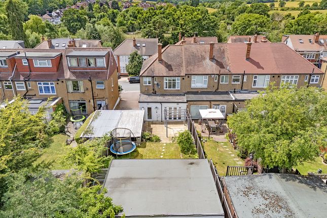 19, Windmill Gardens, Enfield photo 3