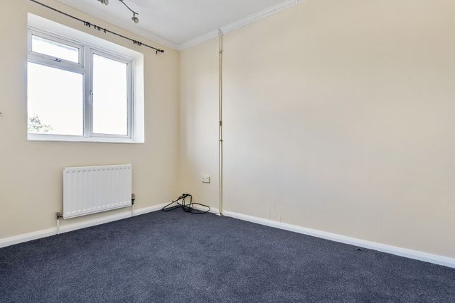 93, Langbrook Road, London photo 5