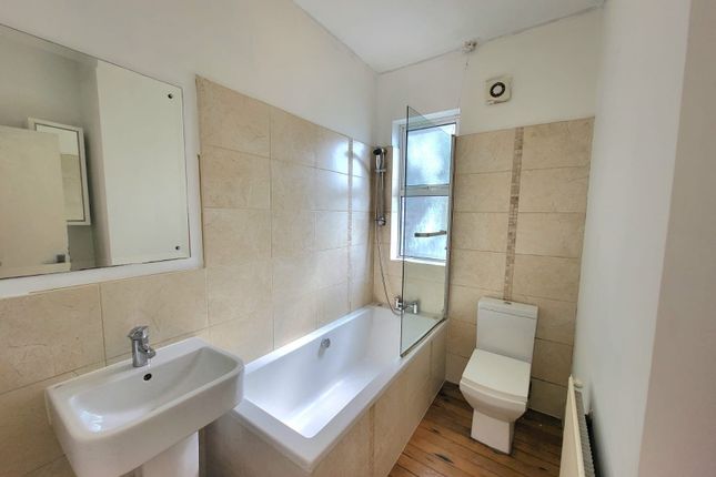Flat 3, 6, School Lane, Stockport photo 4