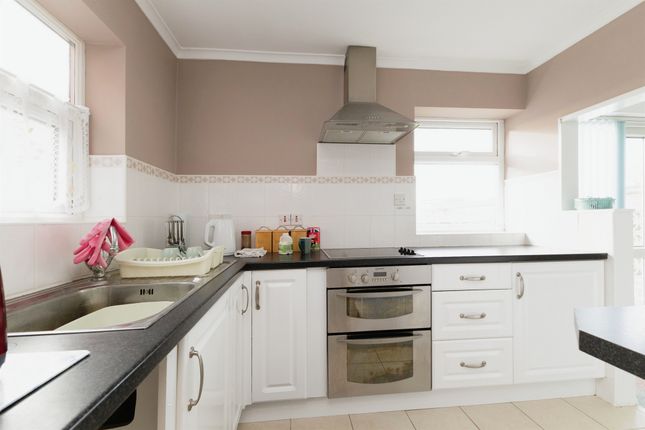 21, Staindrop Drive, Middlesbrough photo 2