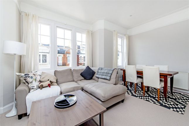 Flat to rent in Munster Road, London