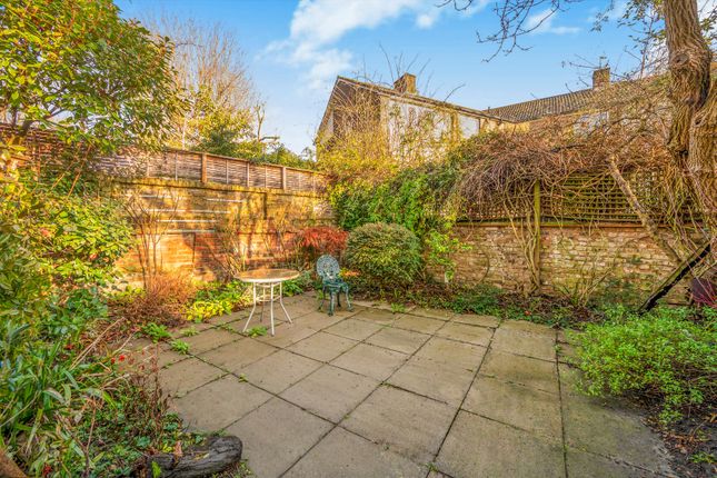 13, Willow Bridge Road, London photo 4