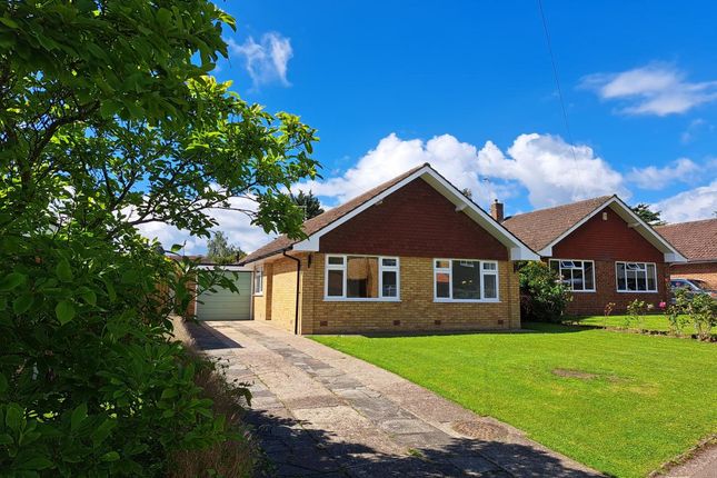 Detached house to rent in Foxwood Way, New Barn, Kent