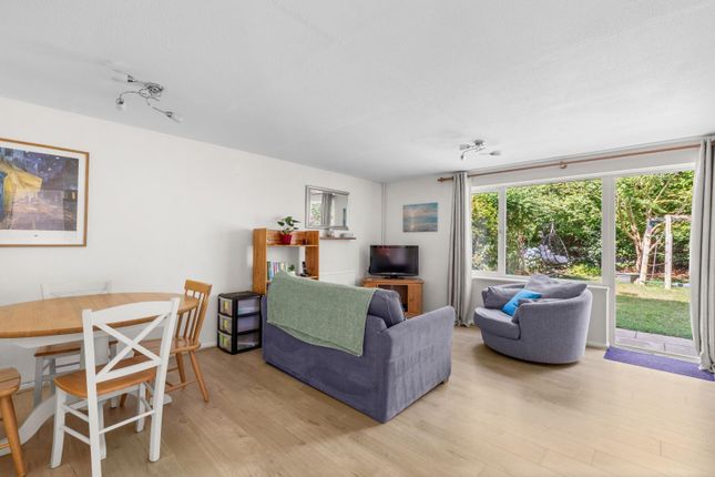 19, The Gowers, Amersham photo 2