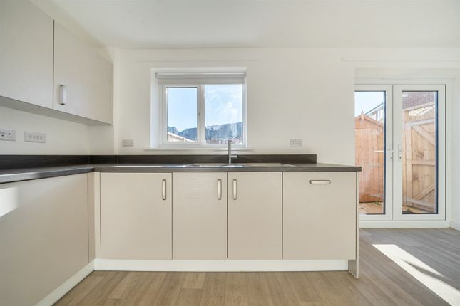38, William Stanworth Grove, Priorslee, Telford photo 4