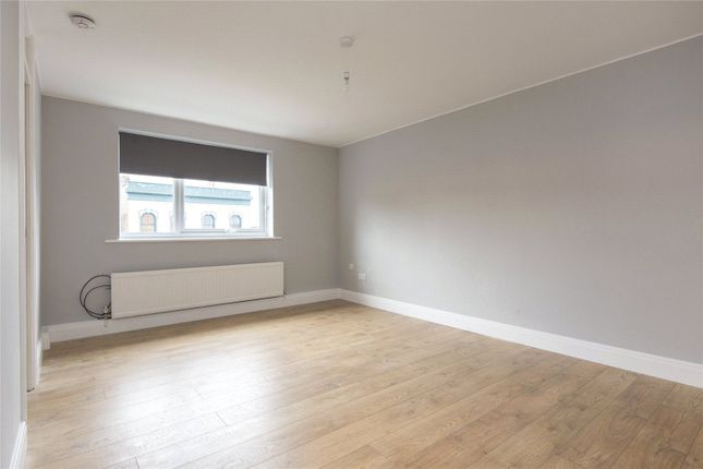 Flat 20, Regency Court,, Park Close, London photo 4