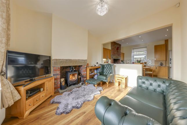 239, Edgeside Lane, Rossendale photo 4