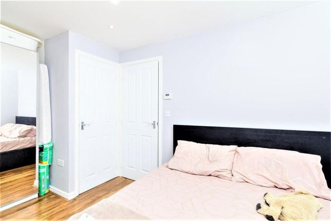 Terraced house to rent in Hopkins Close, Dartford