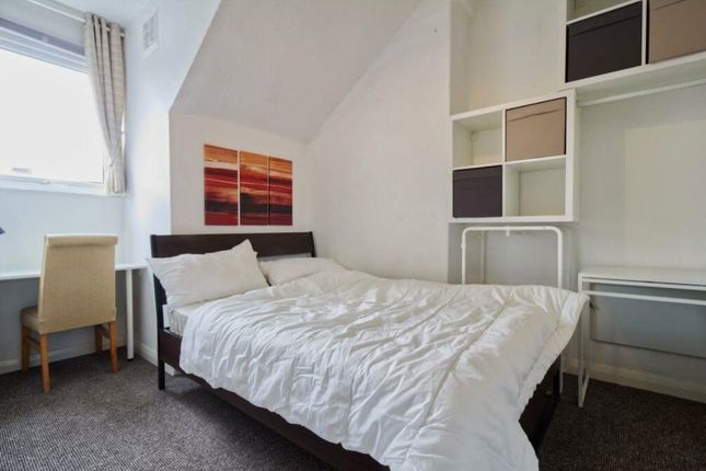 38, Pembroke St, London photo 5