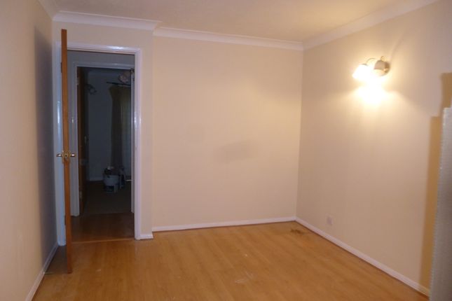 Campine Close, Cheshunt EN8, Cheshunt photo 4