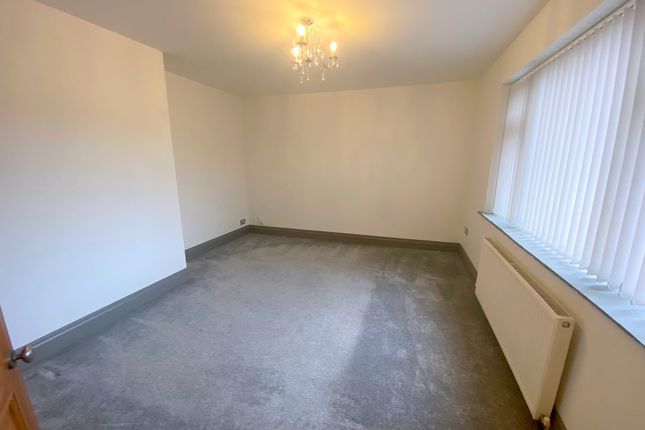24, Colchester Avenue, Bolton photo 4