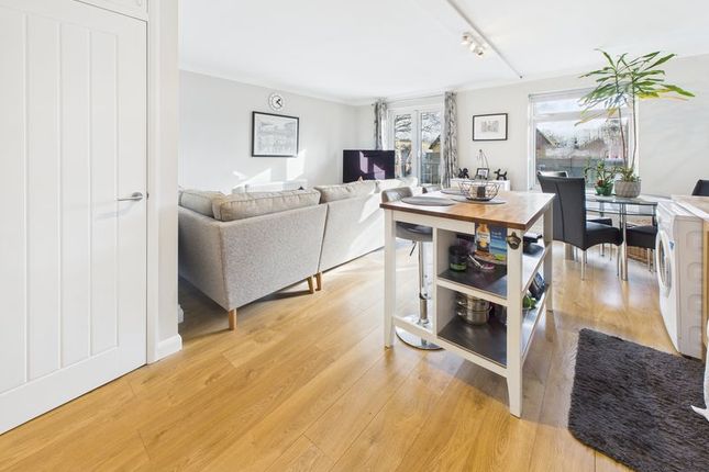 34, Chaldon Road, Caterham photo 4