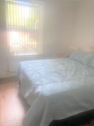 52c, Truro Road, London photo 4