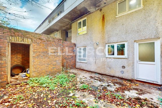 Community Road, Greenford photo 2