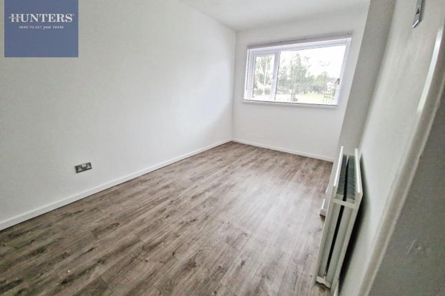 6, Pont Newydd, Bridgend photo 3