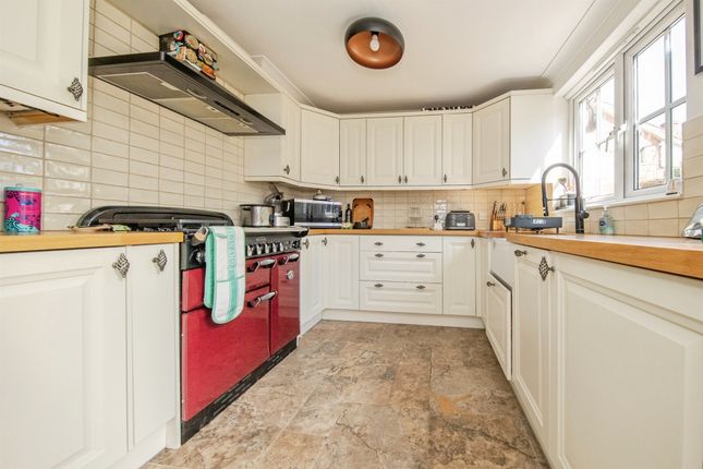 5, Oak Eggar Chase, Ipswich photo 4