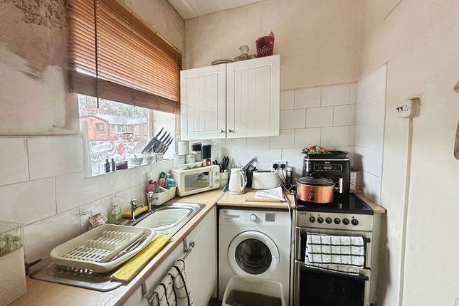 Flat 144A, Brierley Street, Bury photo 3