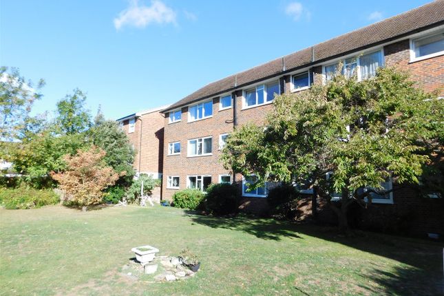 Flat to rent in Palace Road, Kingston Upon Thames