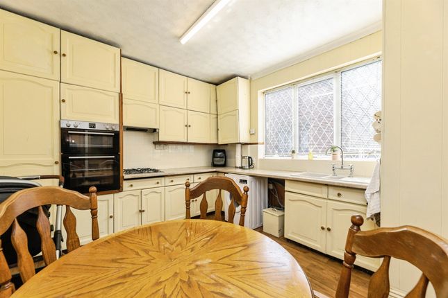 10, Baghill Lane, Pontefract photo 4
