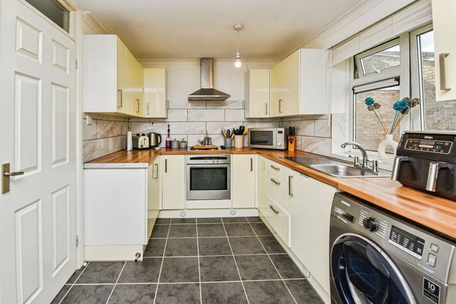 48a, Pound Close, Chippenham photo 3