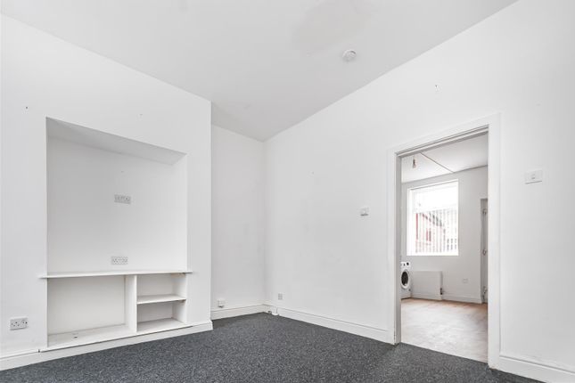 17, Birch Street, Ashton-Under-Lyne photo 4
