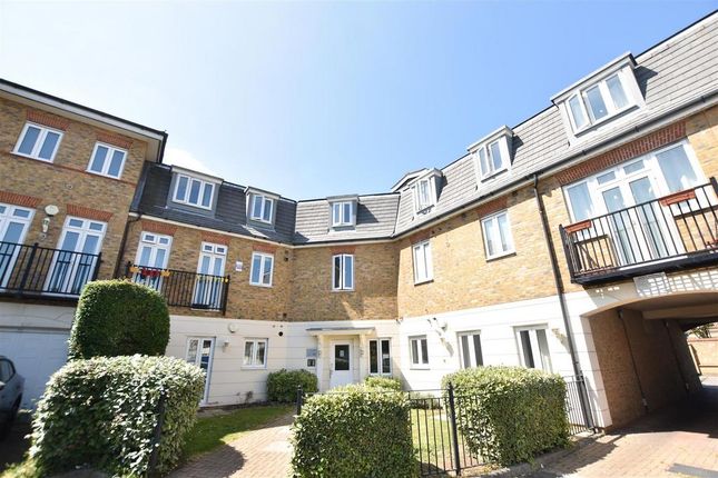 Thumbnail Flat for sale in Elizabeth Gardens, Isleworth